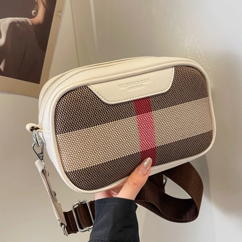 

2025 new camera bag, contrasting color small square bag, stylish women's bag, wide shoulder strap, single shoulder crossbody bag