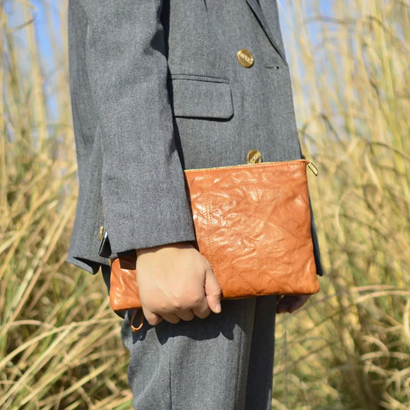 

AETOO Clutch bag Leather vintage premium sense handmade floral niche design envelope bag men's plant-tanned cowhide briefcase