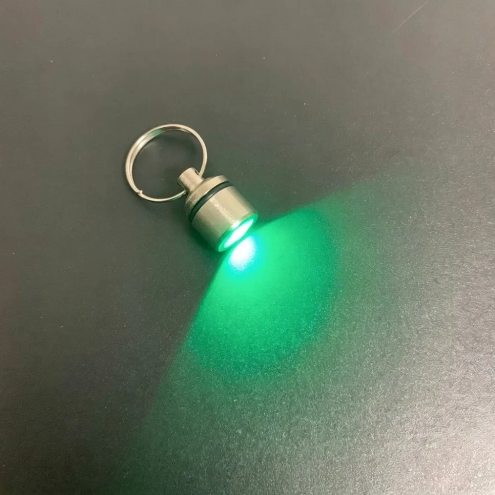 Colorful Mini LED Light Keychain Mini Pendant Electronic Light Keyring LED Light Electronic Luminated Keyring Keychain Accessory
