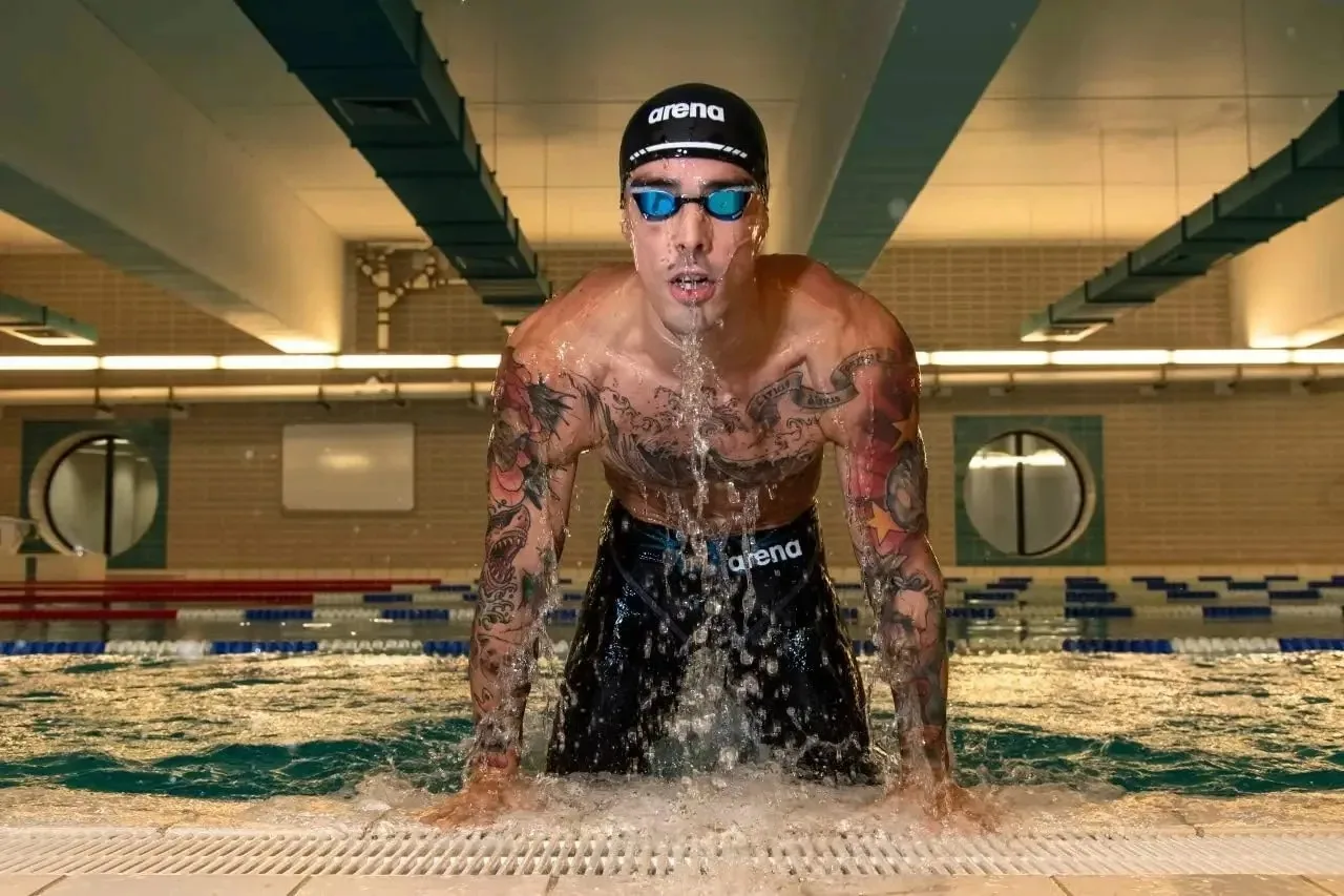 26-Argm Trendiger Artikel RENA Modische Wasserdichte Silikon-Schwimmkappe Professionelle Trainings-Unisex-Wettkampf-Schwimmkappe – Detail 21