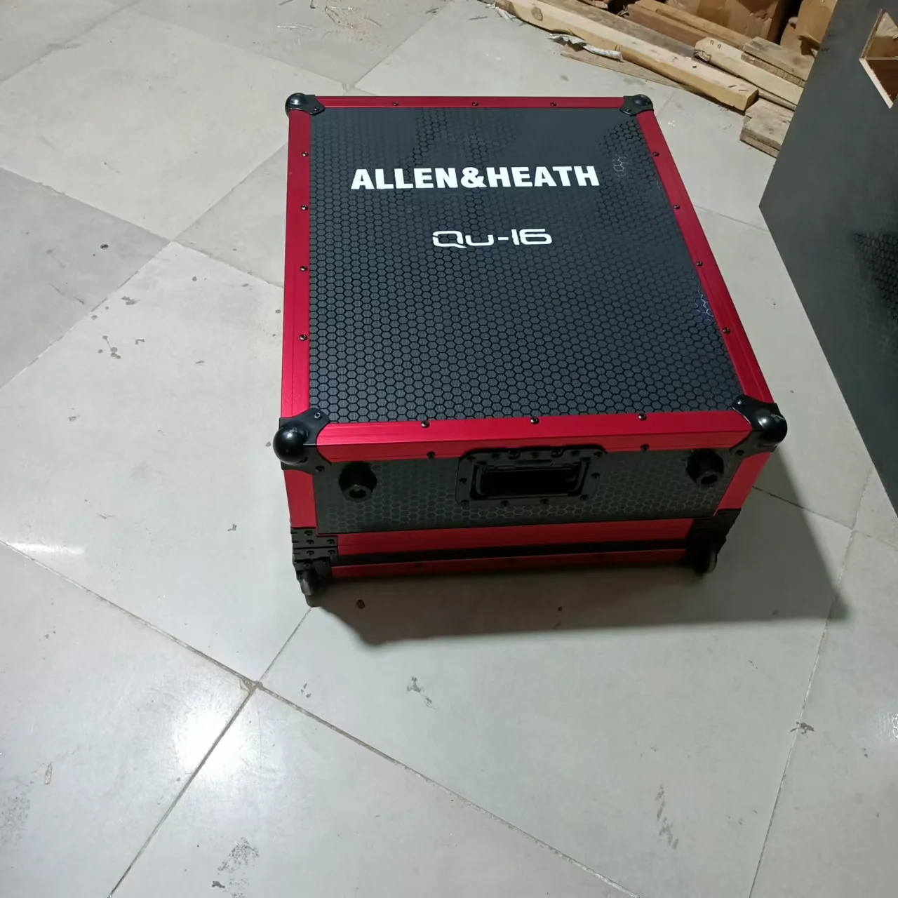 Flight Case for Allen Health QU16 Mixing Console Aviation Chassis Suitcase Shockproof Thickening Performance Supporting Box