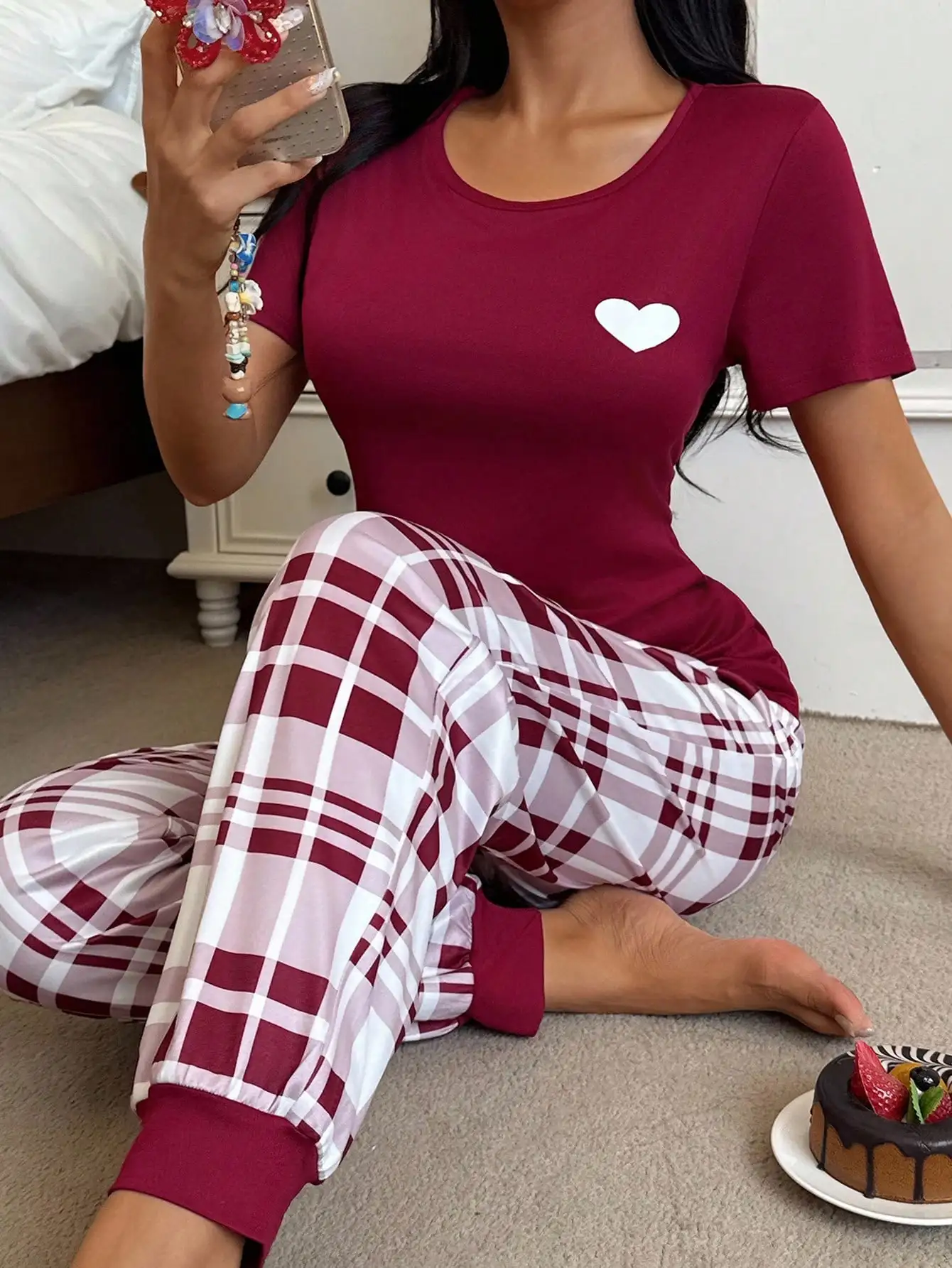 

Women's Heart Print Short Sleeve Pajama Set with Plaid Pants, Cozy Fall Winter Lounge Wear
