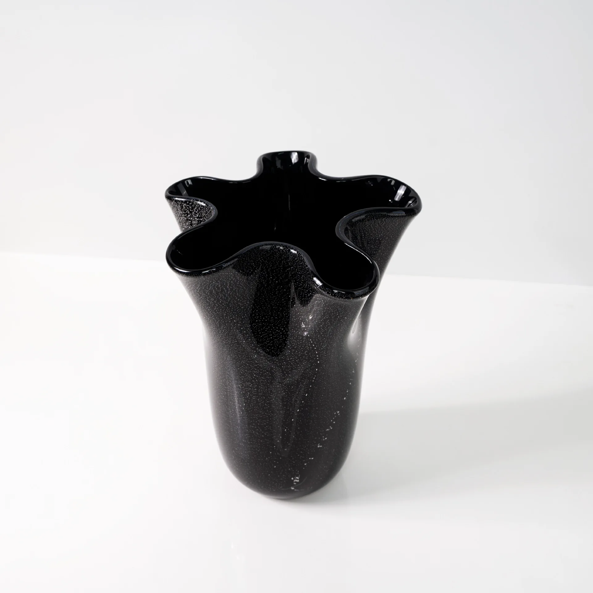 Medieval simple light luxury silver foil petal mouth Baicai glazed vase hotel clubhouse soft floral decoration ornament