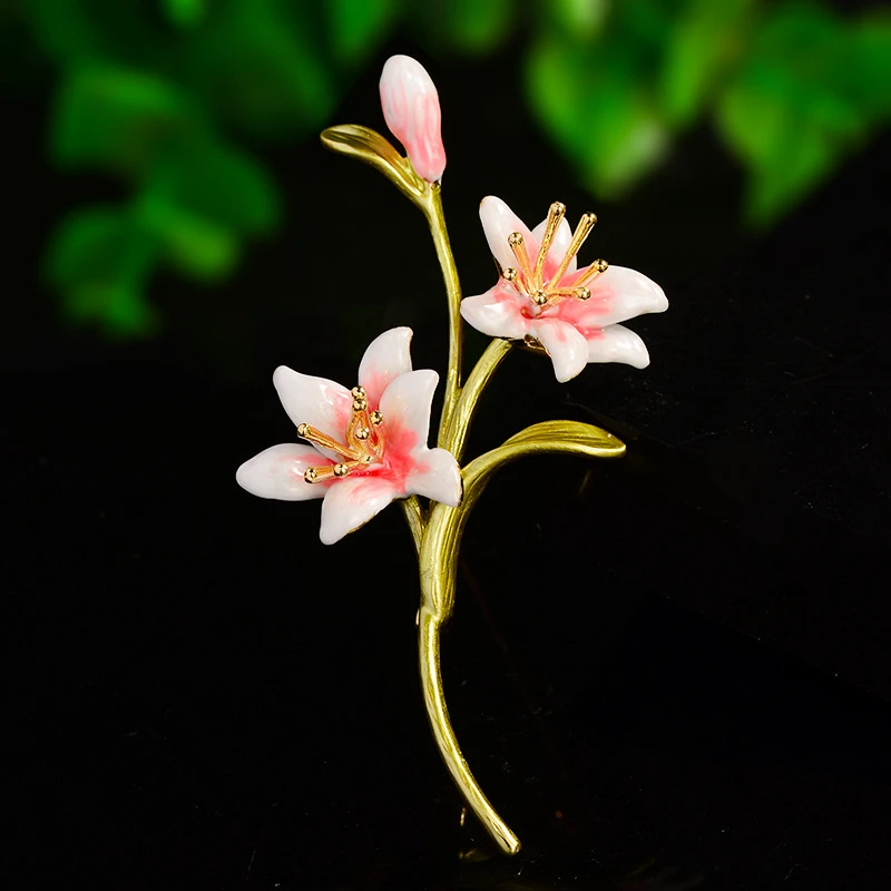 

Simple and Exquisite Lily Brooch Color Enamel Pin Three-dimensional Temperament Corsage Dress Decoration Fashion Accessories