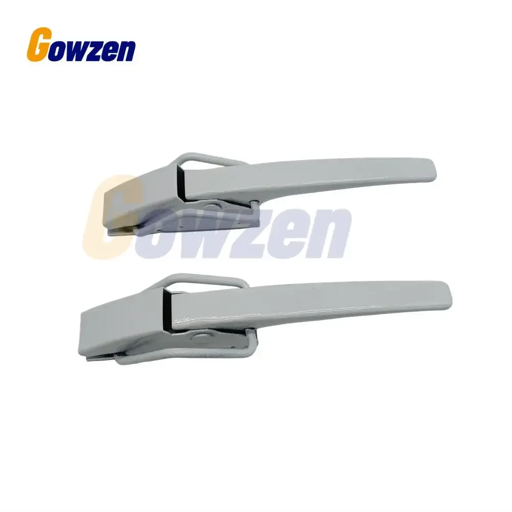 2PCS 66170-71010 Door Latch Striker Fit For Toyota Hilux Vigo Fortuner Innova Door Lock Striker