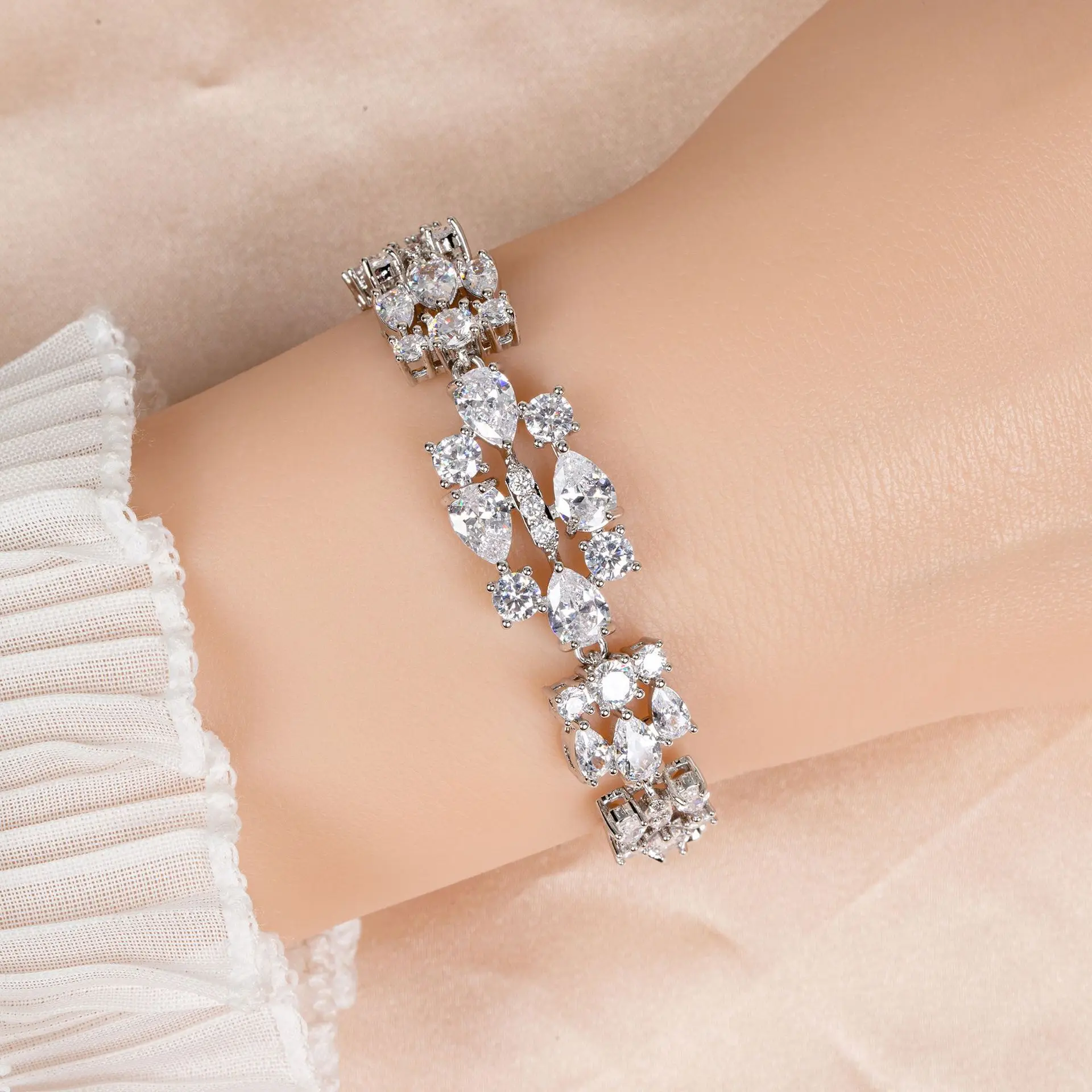 

Niche Unique Super Shiny White Bracelet Women's Costume Jewellery Set For Wedding Bridal Party Banquet Gift Daily Holiday Z-66