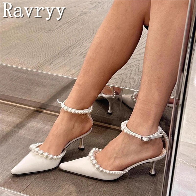 

Элегантные роскошные атласные свадебные туфли для невесты, туфли-лодочки на высоком каблуке с жемчужной цепочкой и острым носком, женские модельные туфли на высоком каблуке