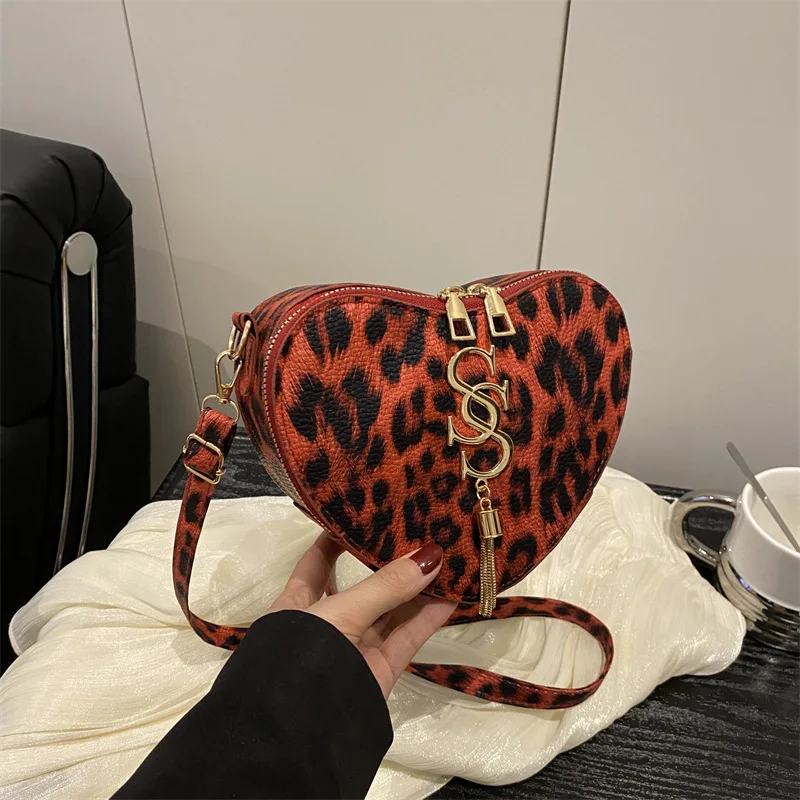 

‌2025 Heart-Shaped Crossbody Bag - Fringe Tassel Shoulder Purse for Women, Trendy Matte Mini Handbag