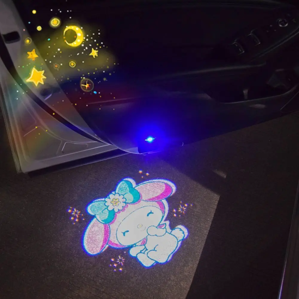 

Sanrio My Melody дверь автомобиля приветственный свет милый мультфильм универсальный беспроводной проекционный атмосферный светильник Kawaii автомобильный аксессуар подарок