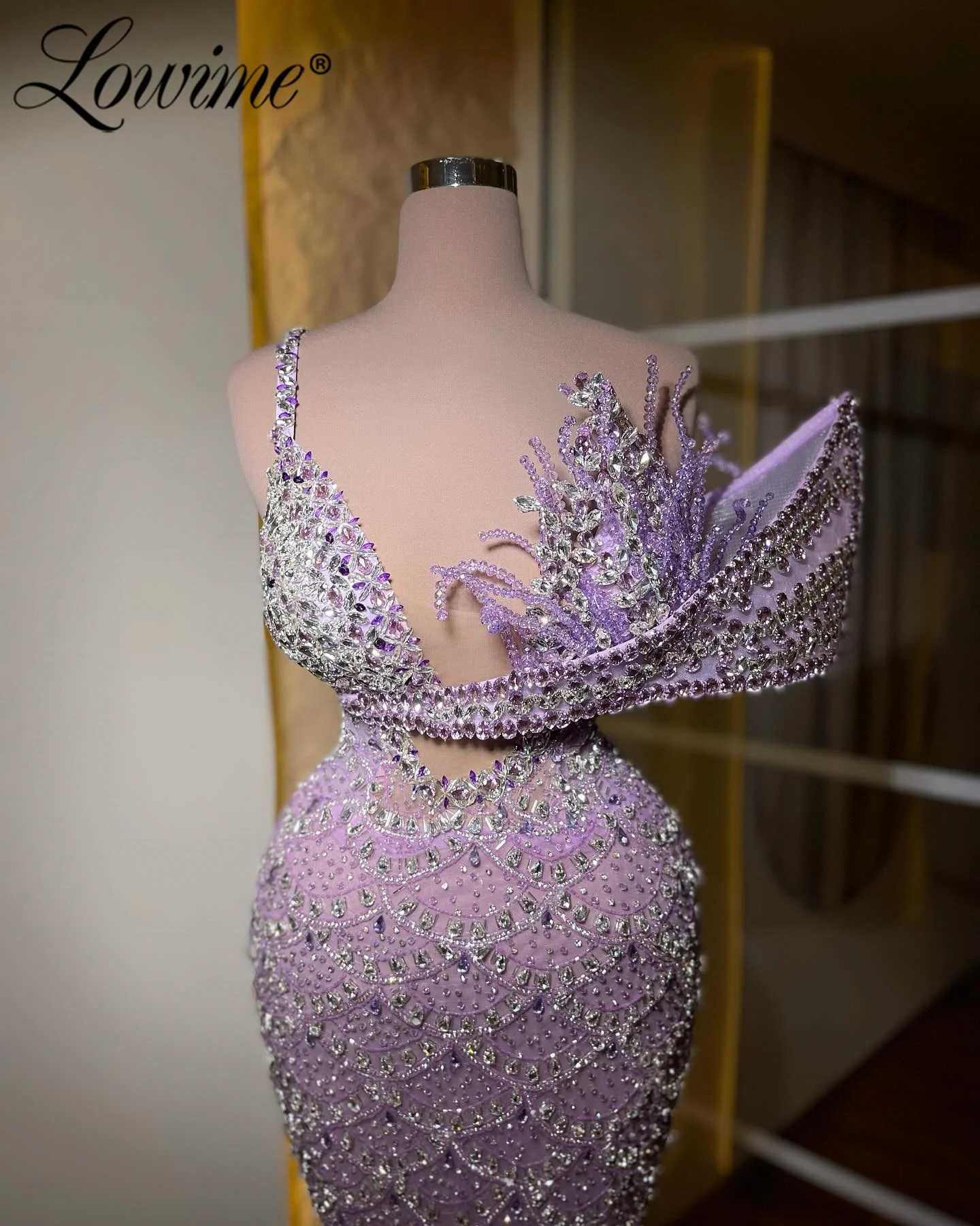 Gaun Prom Kristal Manik-manik Berat Menawan Gaun Malam Arab Gaun Prom Satu Bahu 2025 Jubah Kustom Wanita