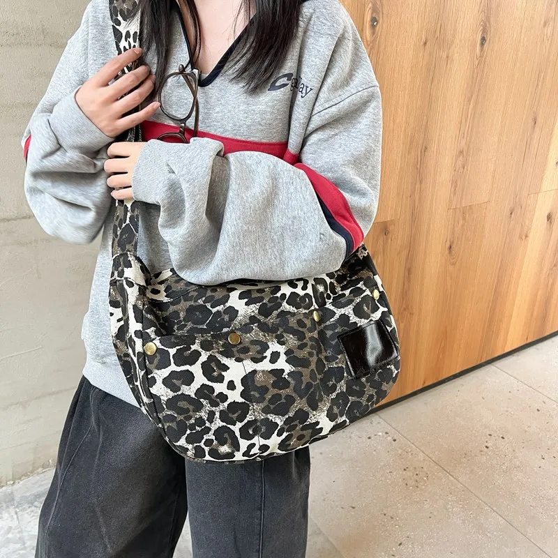 Large Capacity Leopard Hobo Bags Women Korea Style Cloth Shoulder Bags Lazy Style Canvas Leisure Or Travel Bags Shopper Packages