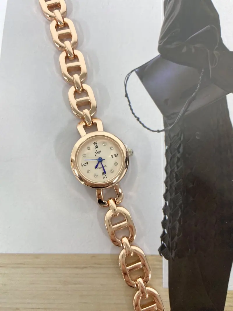 ساعة أنيقة للنساء ساعات كوارتز ذهبية فضية معدنية باند السيدات Reloj أنثى سوار Orologio الماس علبة صغيرة ساعة اليد