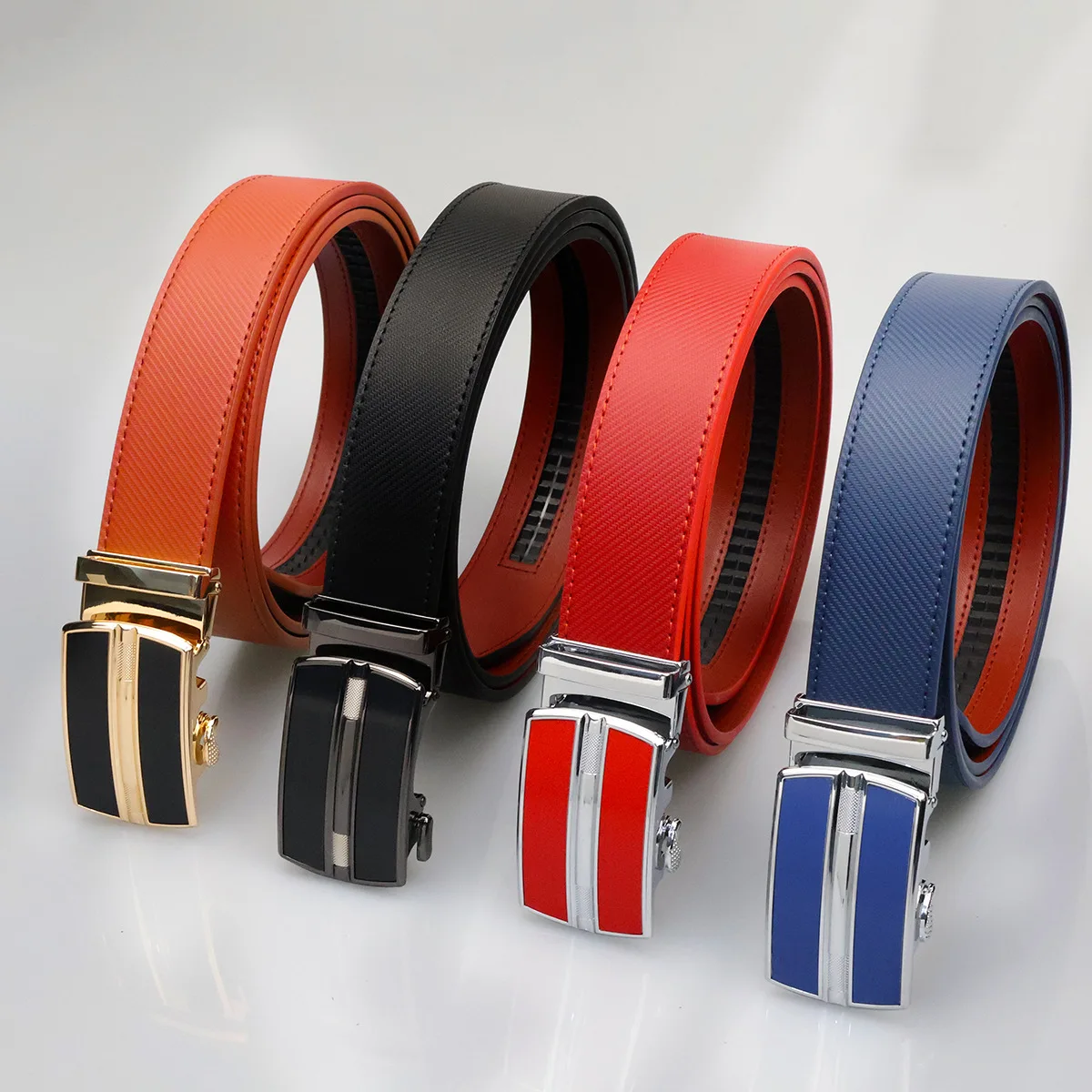 

Новый мужской кожаный ремень из сплава с автоматической пряжкой для бизнеса и отдыха, молодежный ремень для среднего и пожилого возраста, дизайнерский ремень белого цвета