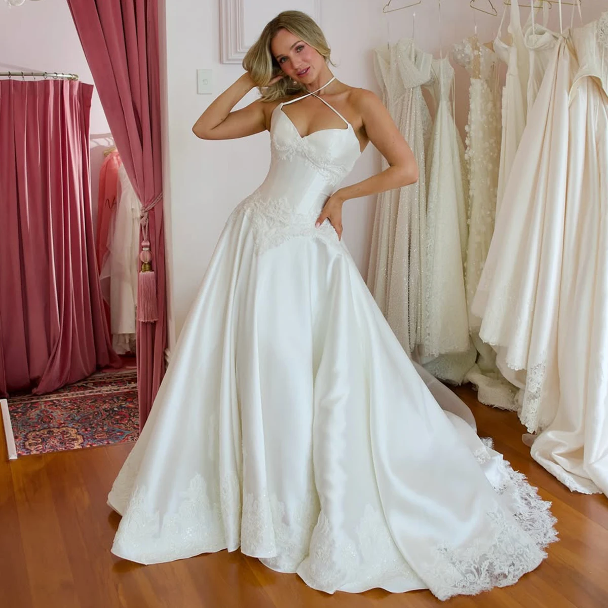 

Elegant V Neck Satin Appliques Wedding Dresses Backless Long Ball Gown For Bride Bridal Party Gown With Train Vestidos Novia