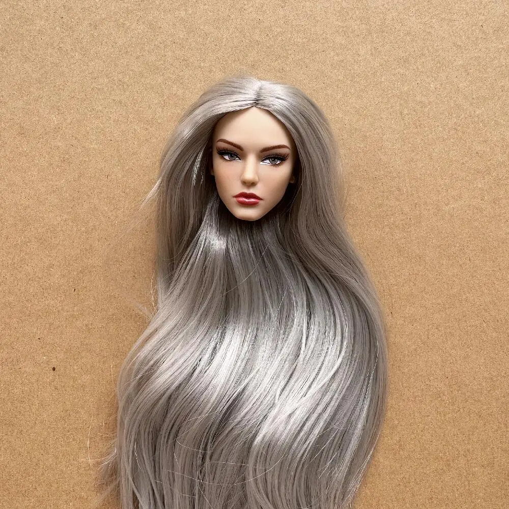 1/6 Modell-Puppenköpfe mit Sommersprossen und buntem Haar, erhältlich in den Hauttönen Braun, Weiß und Beige für die Puppenherstellung. – Detail 2