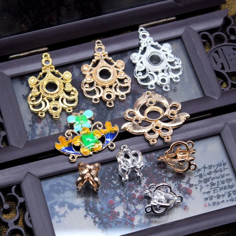 Golden Baroque Filigree Metal Base Pendant Retro Hollow Flower Frame Connector For DIY Jewelry Making Accessories Craft Supplies