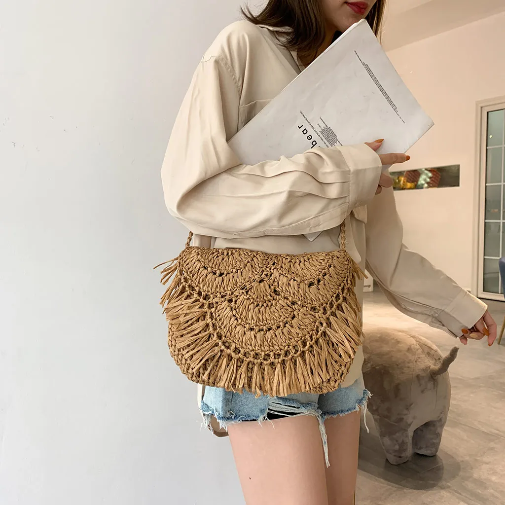 

Stylish Square-Shaped Single Shoulder Bag for Women Lightweight Woven Straw Beach Bag with Tassel Detail