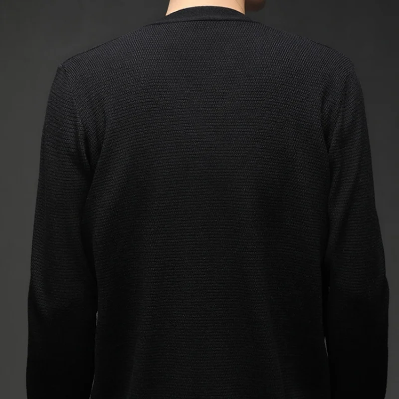 Neuer Herbst-Winter-Trend: Herren-Strickpullover mit Stickerei, Hochwertiger Cardigan mit Knöpfen, Komfortabler V-Ausschnitt, Lässige Business-Herrenbekleidung – Detail 6