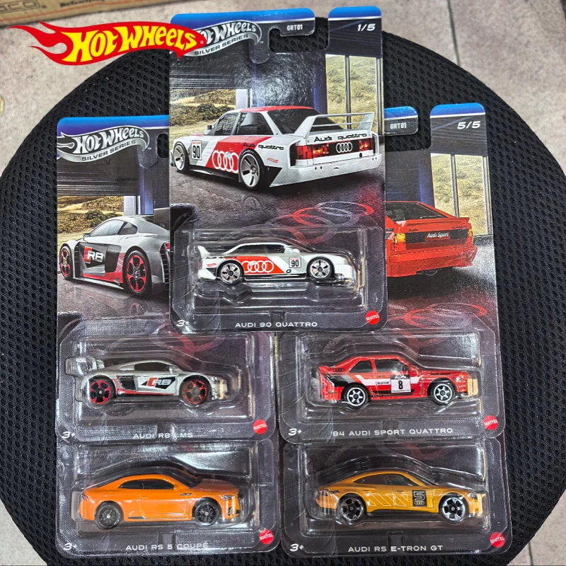 Hot Wheels Original AUDI Set 2026 Silver Series SPORT QUATTRO R8 LMS 90 QUATTRO, Modelo de Auto Fundido a Presión a Escala 1:64, GRT01, Regalo