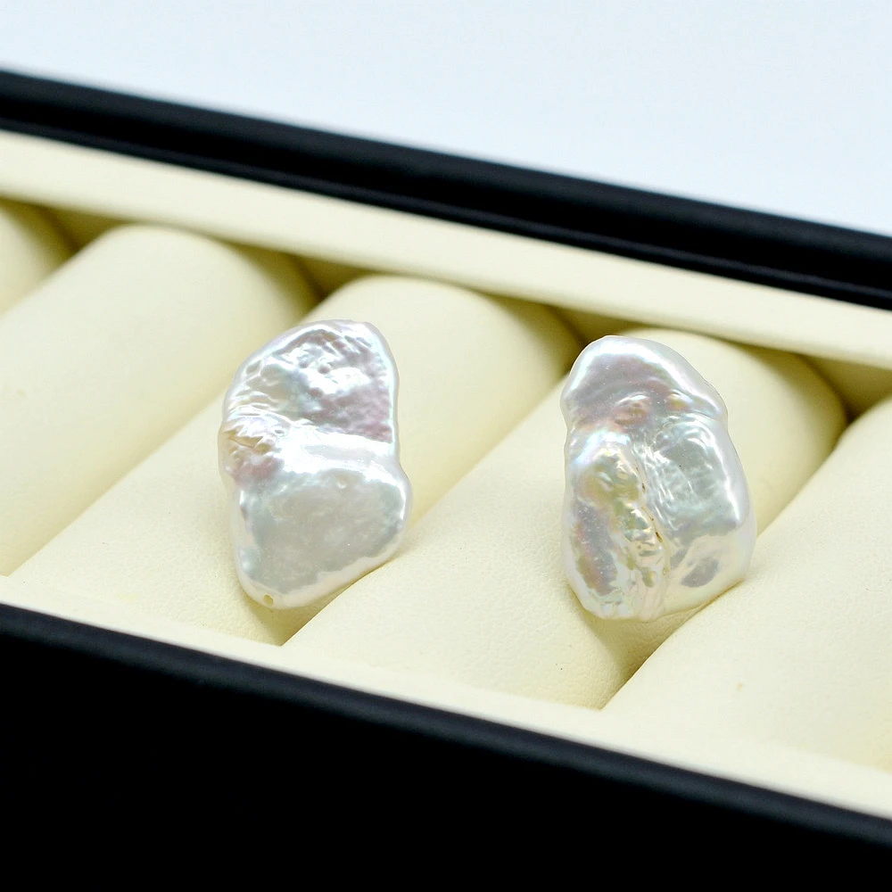 Baroque earrings White natural freshwater pearls 925 sterling silver studs Leaf-shaped pearls Vintage jewellery Women\'s earrings