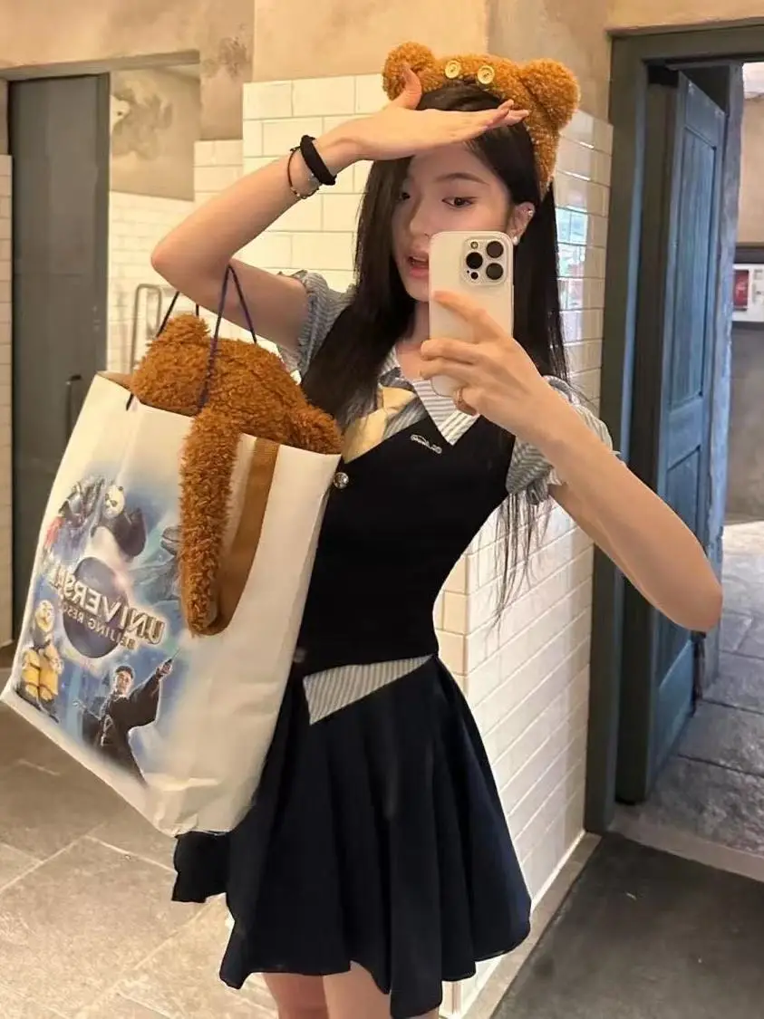 

Summer College Style Bubble Sleeve Shirt Vest High Waist Pleated Skirt Set Cute Anti-Aging Fashion Ensemble for Women