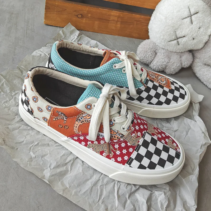 New design canvas  waist fruit flower board grid low -cut couple men and women shoes retro ladies board shoes