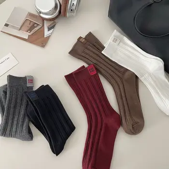Neue Vertikale streifen Kaschmir Wolle Socken frauen Winter Verdicken Warme Schwarz Weiß Pack Set Thermische Japanische Mode Einfarbig