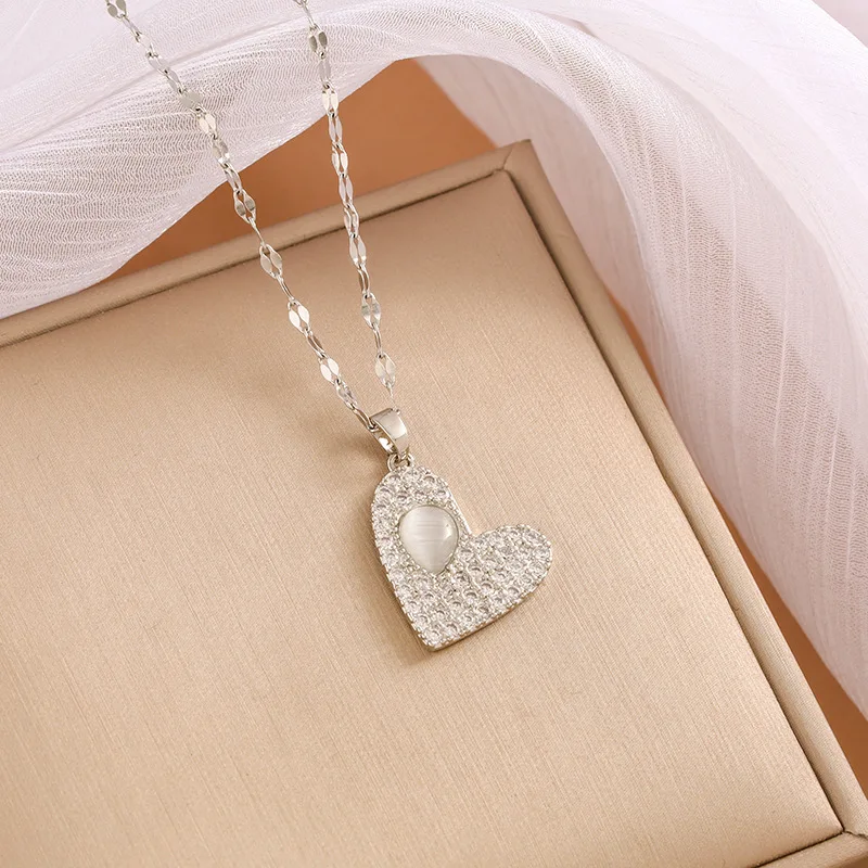 マイクロインレイオパールフルダイヤモンドラブは色褪せないチタン鋼ネックレス女性鎖骨チェーン