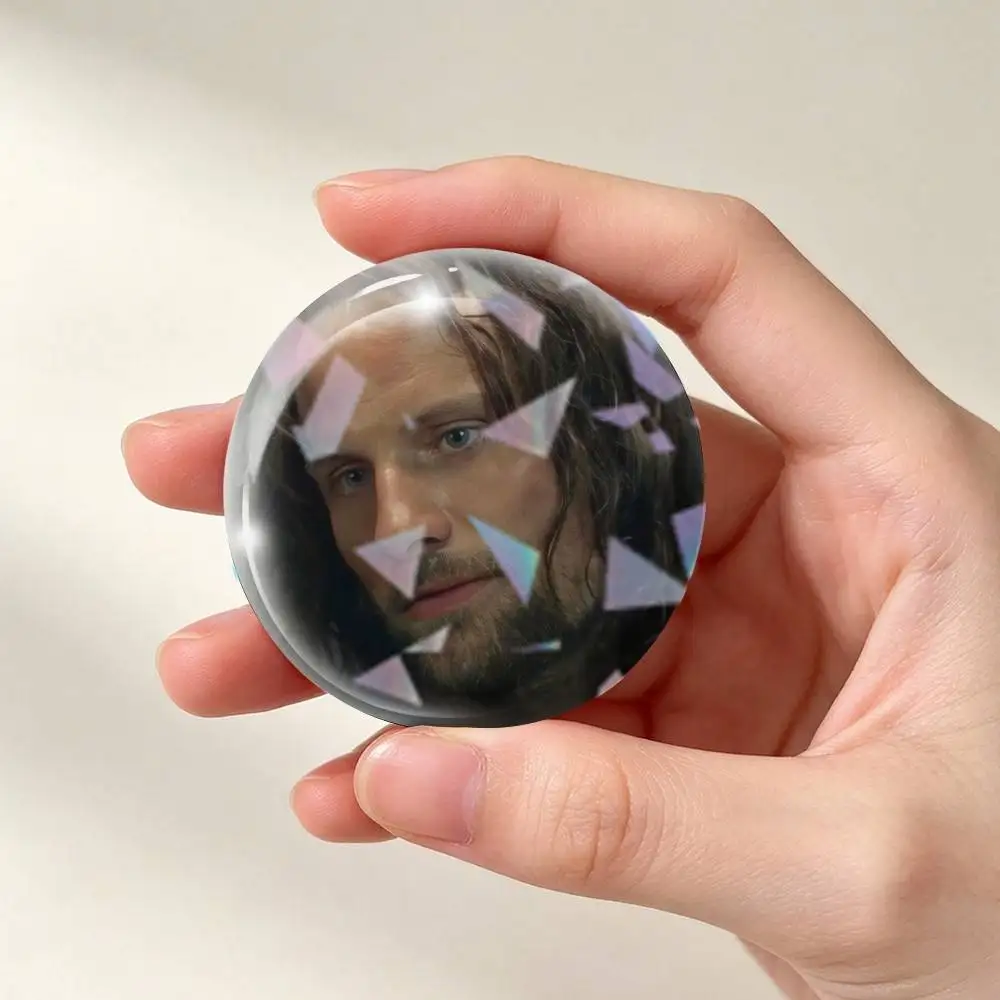 A-Aragorn II leading hero of LOTR Tin badges in 25/32/44/58/75mm, brooch pins for accessories & gifts,Souvenir.