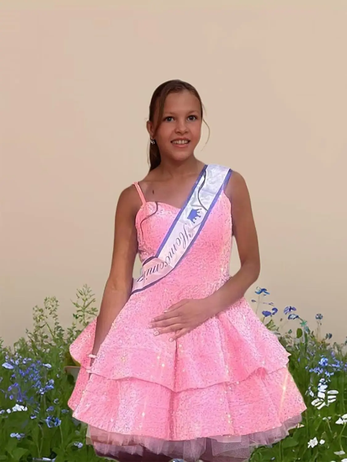 فساتين قصيرة لحفلات العودة للوطن 2025 سباركلي ترتر متدرج الكرة ثوب السباغيتي الأشرطة الخامس الرقبة مشد فستان حفلة موسيقية فساتين لحفلات الكوكتيل