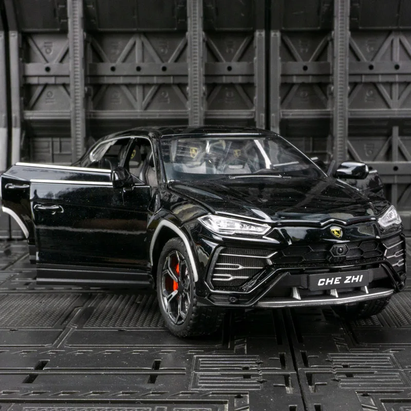 

Модель автомобиля из сплава URUS 1:24, модель внедорожника, модель внедорожника, металлическая звуковая и световая игрушка, дверь может открыть, богатые детали