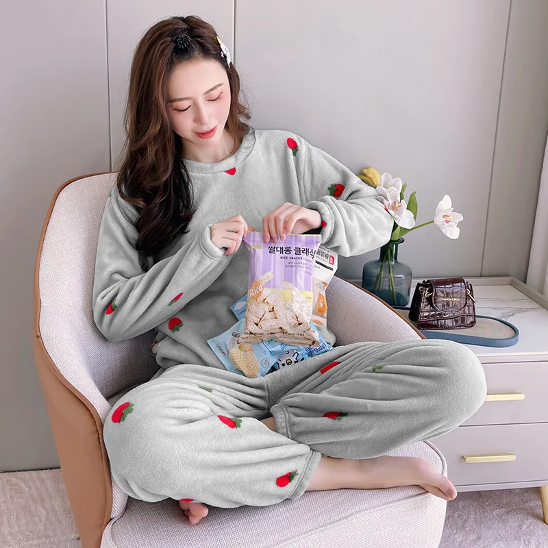 Women Pyjamas Sets 2023 Japan and Korea Winter Warm Flannel Strawberry Coral Long Sleeve Girls Sleepwear Autumn Casual Pajamas