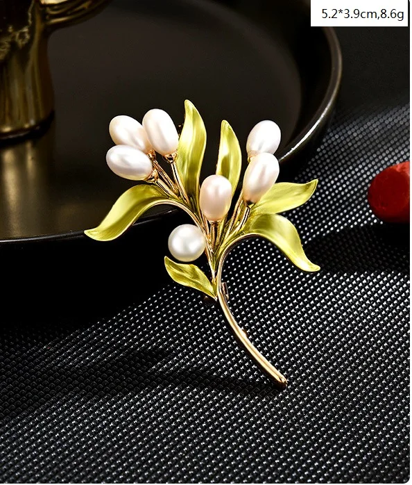 Vintage Botanical Olive Leaf Brooch Green Enamel Faux Pearl Branch Lapel Pin Elegant Women Suit Accessory
