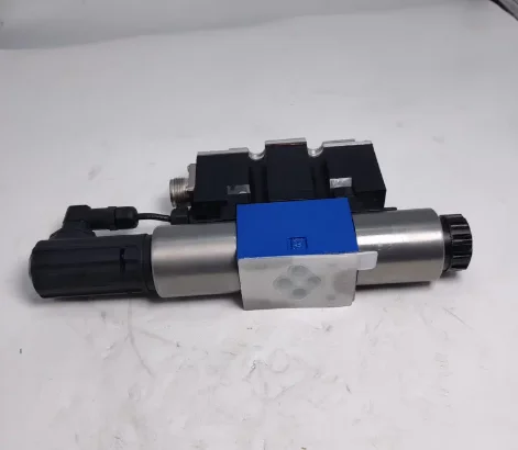 

Пропорциональный распределительный клапан прямого действия 4WREE6W16-3X/V/24F1 НОВЫЙ