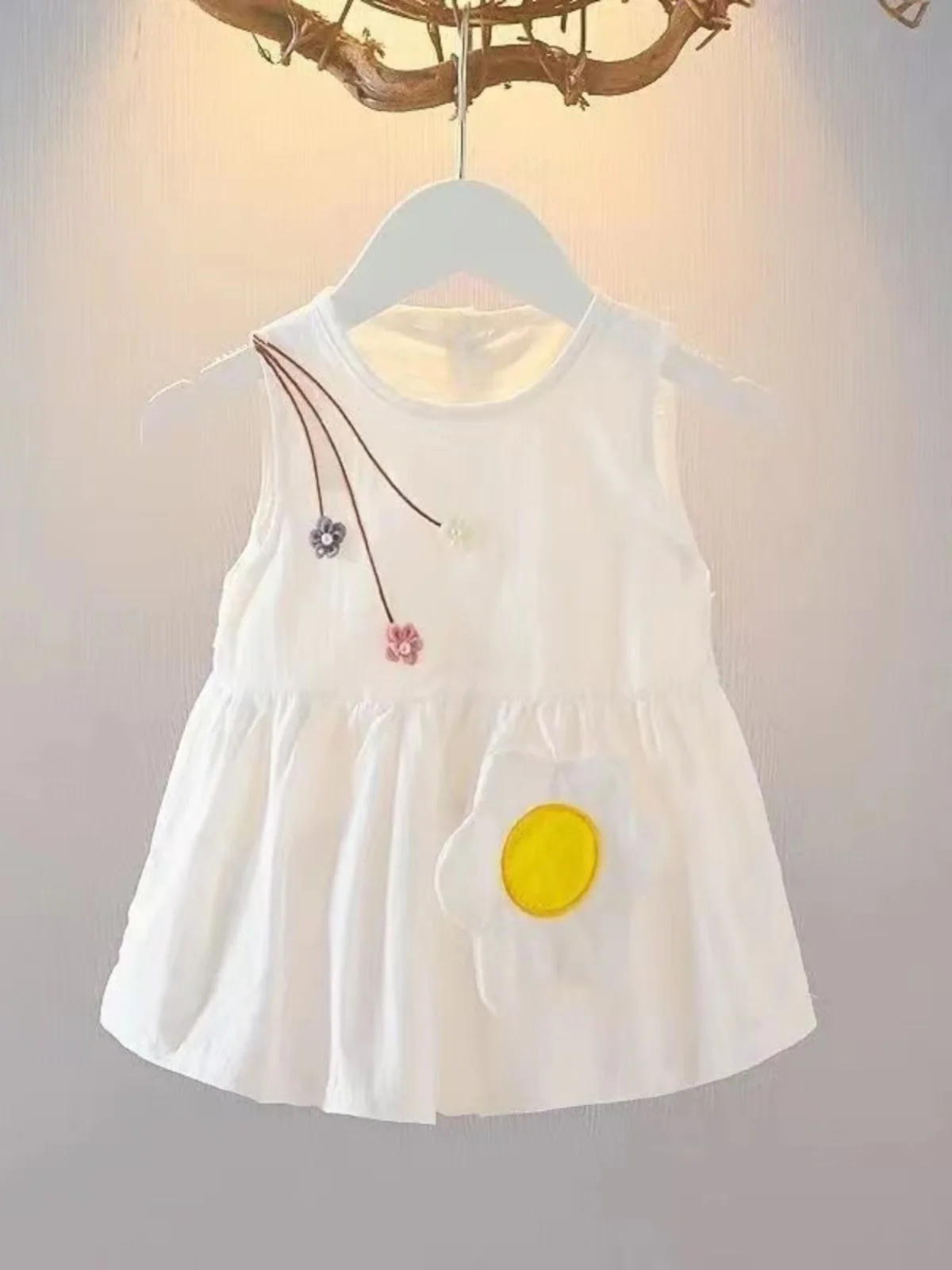 

Корейская летняя одежда для маленьких девочек, новинка 2024 года, верхняя одежда для младенцев, длинная юбка, тонкий материал, легкая, модная, с защитой от солнца