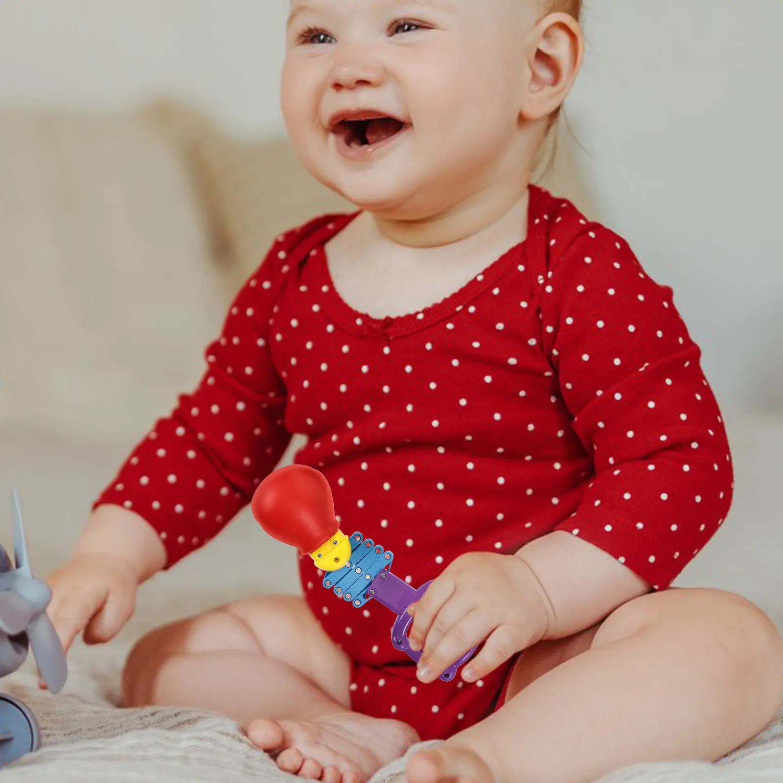 

2Pcs Creative Retractable Spring Fist Telescopic Prank Party Indoor Funny Fist Shooter Trick Plaything Funny Toys