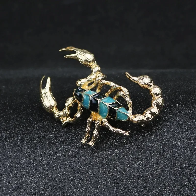 Fashion New Gold Silver Plated Enamel Scorpion Brooch Personality Temperament Corsage Lapel Pin Male Clothing Accessories Gifts