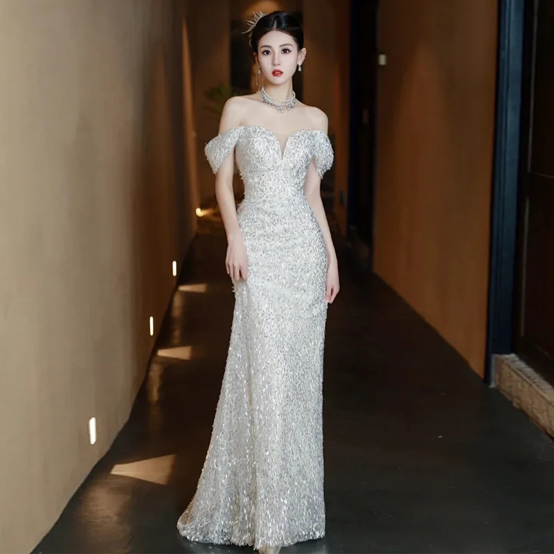 

New Bride's One Shoulder Fishtail Wedding Dress, High-end Minimalist Dress