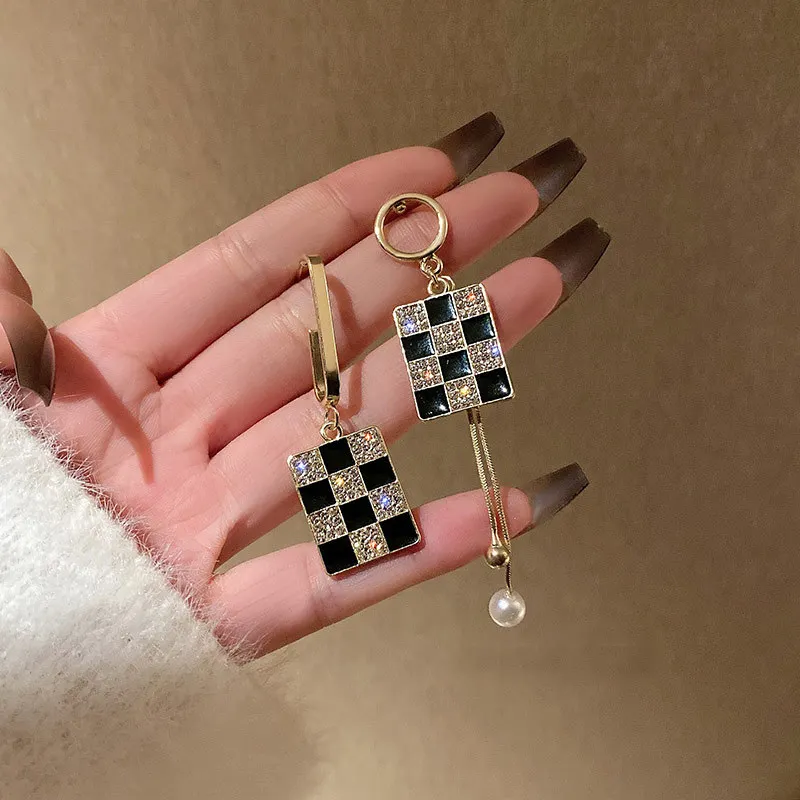 Vintage Black White Checkerboard Drop Stud Earrings For Women Korea Fashion Asymmetrical Rhinestone Tassel Pearl Earring Jewelry