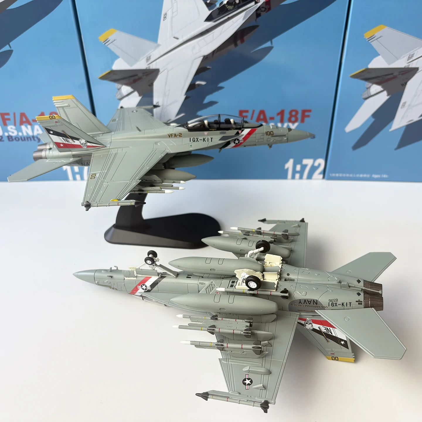 1/72 Scale US Army F/A-18F Bounty Hunter F18 VFA-103 Carrier-based Fighter Metal Military Finished Plane Model Collectible Gift