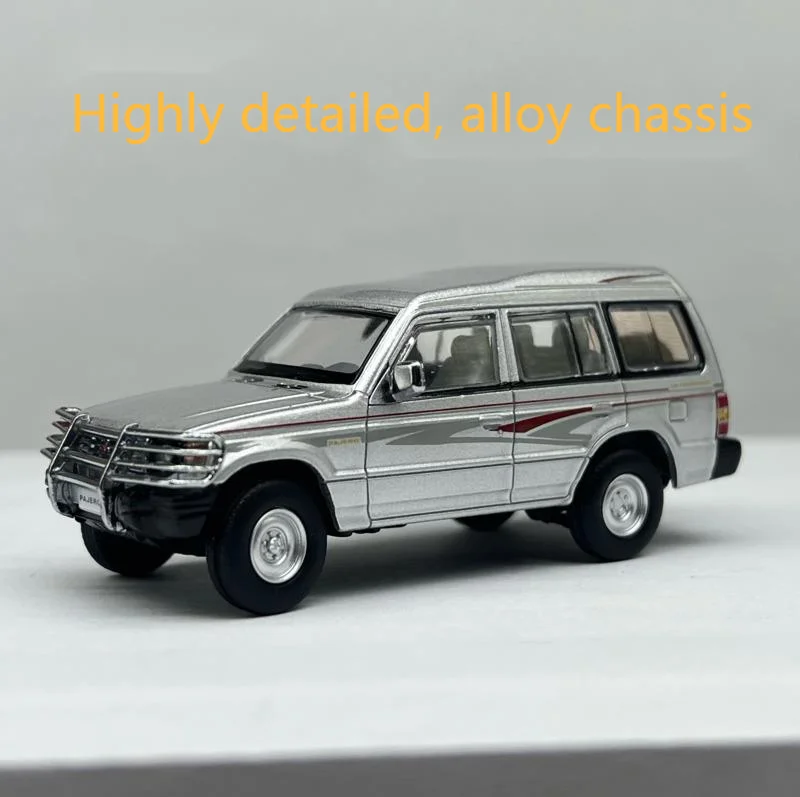 

Редкая коллекционная модель внедорожника V31 из литого металла в масштабе 1/64, новинка по специальной цене, японский классический автомобиль, для демонстрации и коллекции, игрушка