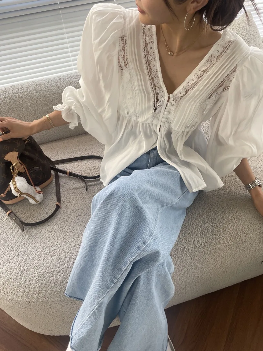 

2026 Summer New Casual Fashion Versatile Design Lace Embellished Top Shirt