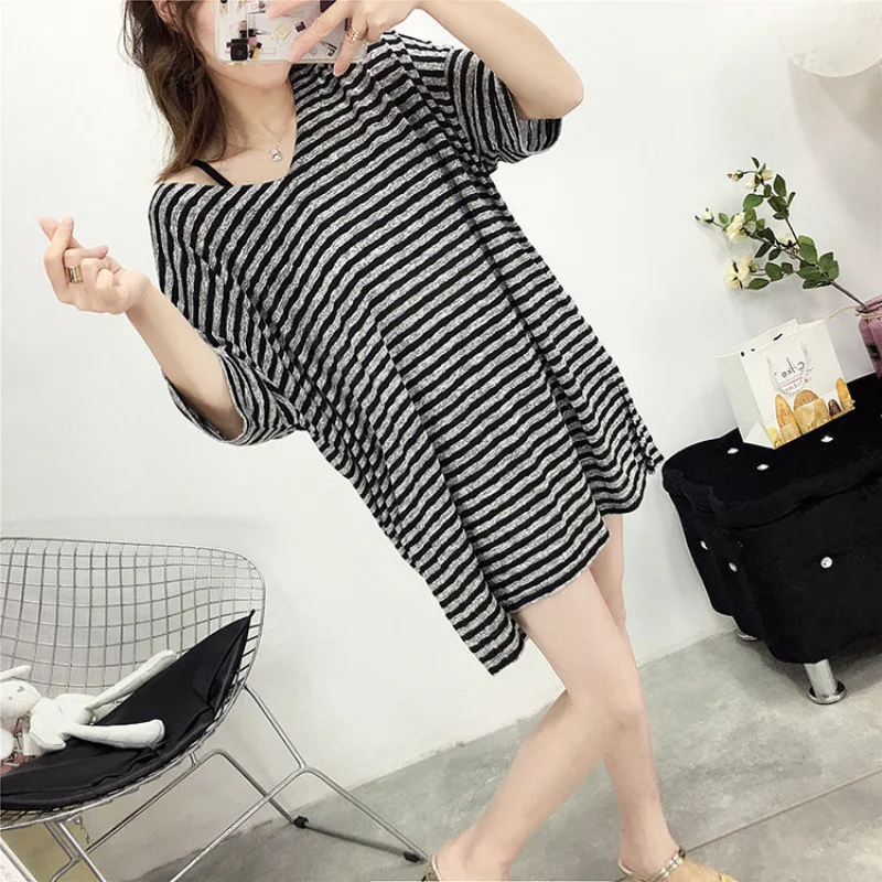 Summer New Plus Size Striped Loose Tops V Neck Short Sleeve Split Hem All-match Casual T Shirts Vintage Fashion Women Clothing