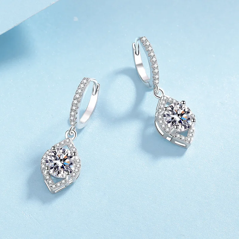 Banquet Eye-Catching Fashion Water Drop Delicate Earrings For Women 1ct Each Moissanite PT950 Platinum | Brilliant sparkle