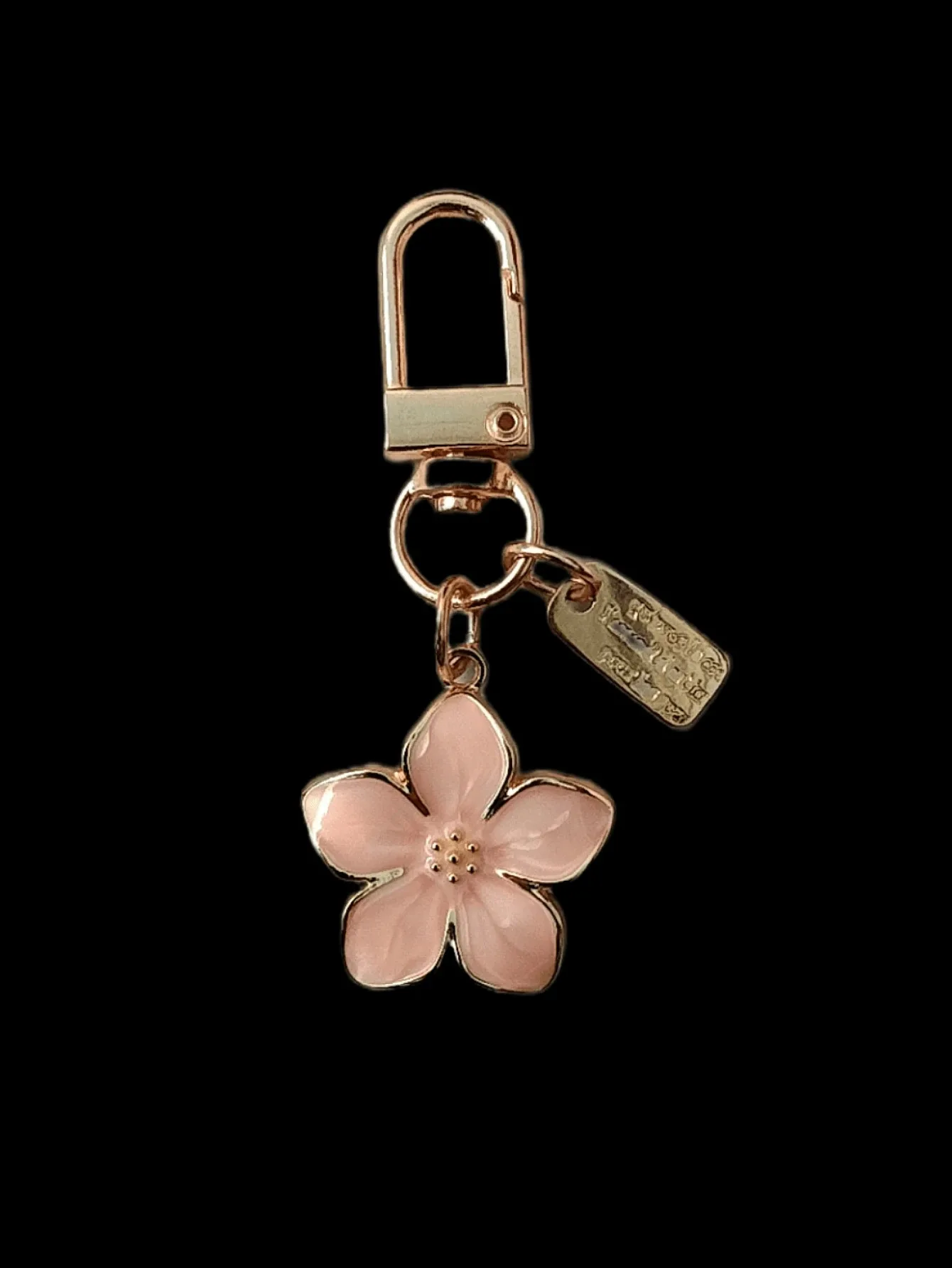 1pc Metal Sakura Flower Keychain, Lightweight And Graceful Sakura Design With Tag Accessory, Suitable For Bag, Car Keys, Couple & Holiday Gifts