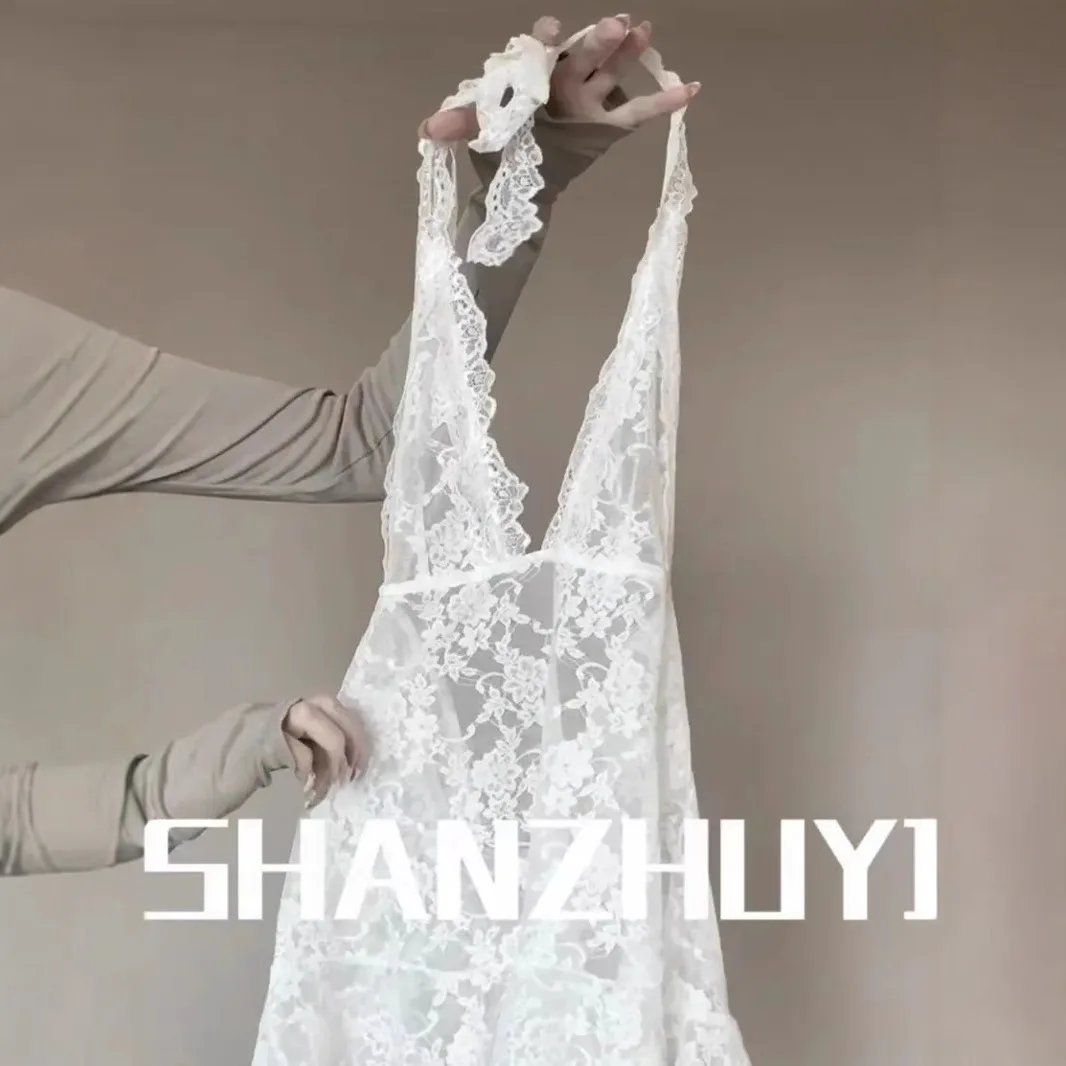 

Sweet and spicy embroidered sleeveless knitted sweater early autumn thin temperament design sense suspender lace