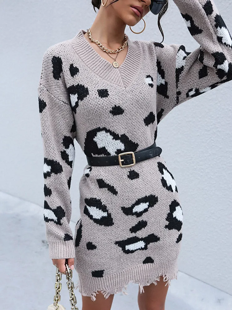 JIM & NORA Autumn And Winter Sweaters Creative Black White Printed Woolen Dresses Fashionable Casual Fit Worn Out V-neck