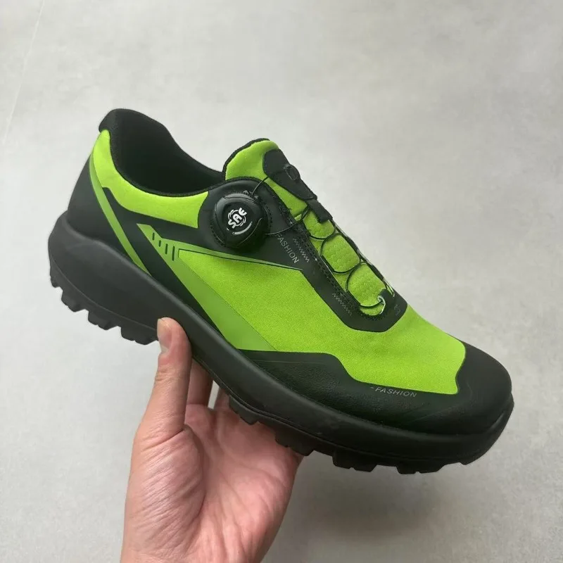 超クールなハイキングシューズ男性用アウトドアウォーキングシューズメンズプロスポーツスニーカー快適なロッククライミングシューズ男性