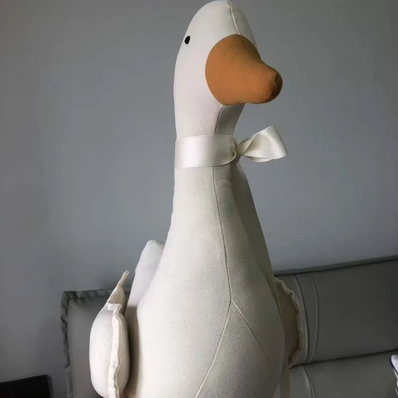 Nordic Linen White Goose Stuffed Duck with Bow Three-dimensional Soft Fabric Goose Plush Doll Home Decor Ornament Birthday Gift