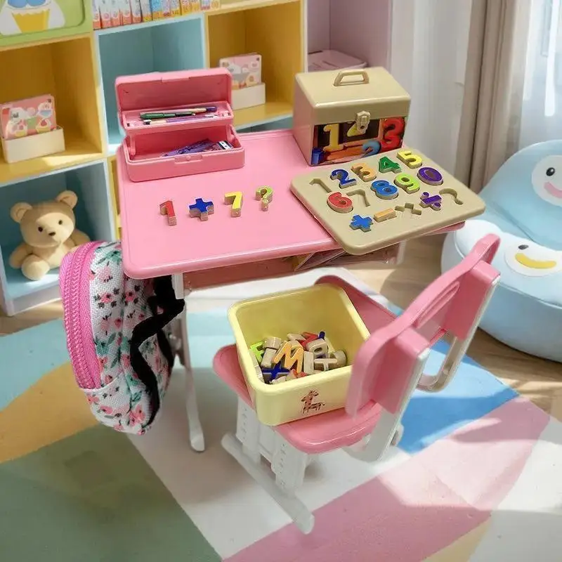 نماذج محاكاة بيت الدمى المصغرة مع ألغاز الأرقام والحروف للأطفال